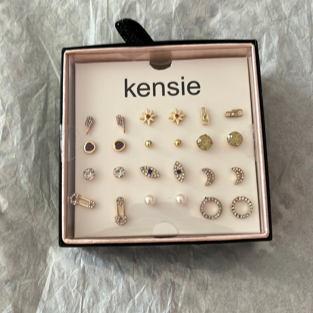 12 pairs of earrings